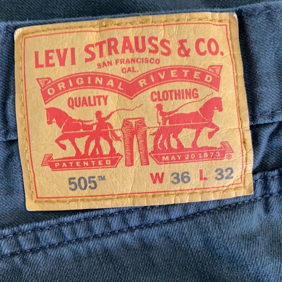 Levi’s 505 Grey colored Jeans. Size 36x32 - Picture 2 of 3